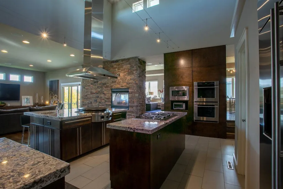 Contemporary Tailored Construction by Suma Design And Construction - Photo 2