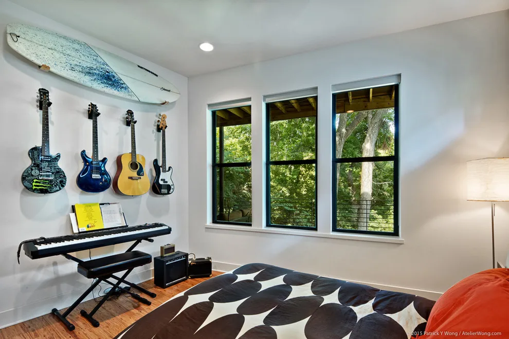 Contemporary Tailored Residence Austin by Camelot Custom Homes Inc. - Photo 11