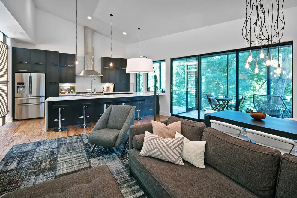 Contemporary Tailored Residence Austin by Camelot Custom Homes Inc. - Photo 16