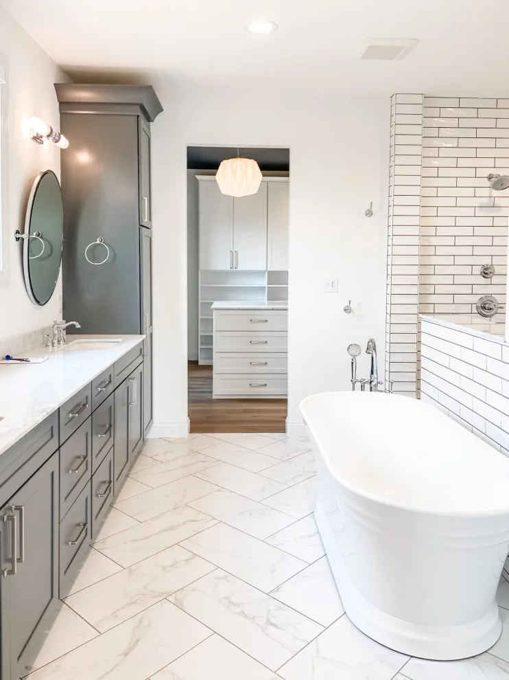 Contemporary Farmhouse Designed with Chic Coastal Elements by Hibbs Luxury Homes - St Louis, MO - Photo 29