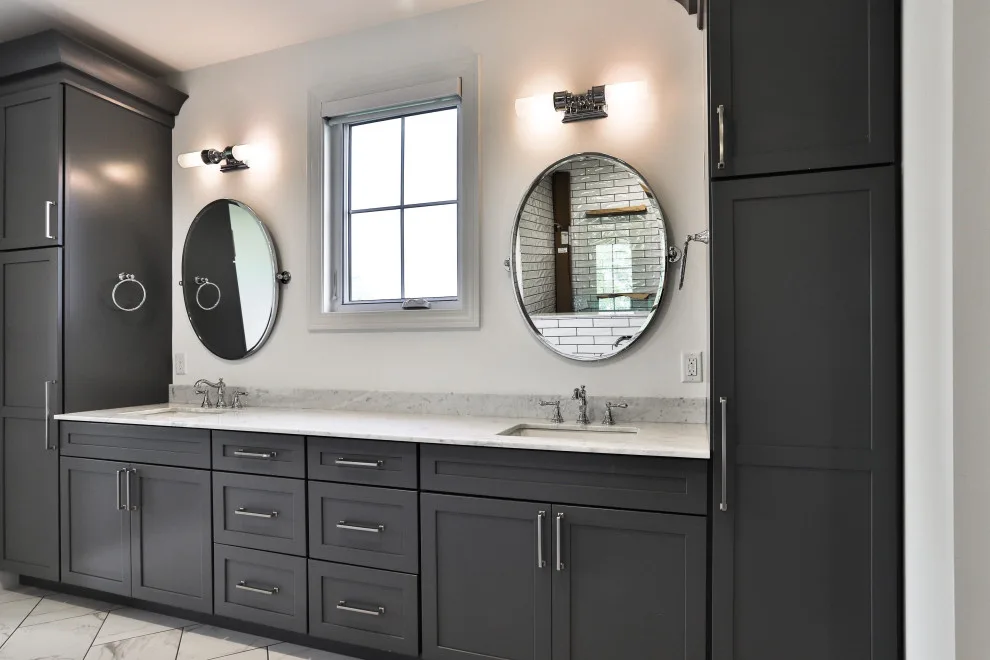 Contemporary Farmhouse Designed with Chic Coastal Elements by Hibbs Luxury Homes - St Louis, MO - Photo 28