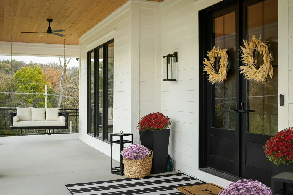 Contemporary Farmhouse Bespoke by Homoly Design + Build - Photo 18