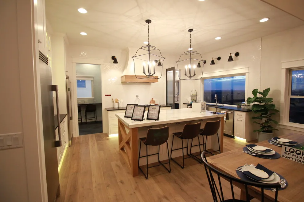 Contemporary Farmhouse by Platinum Construction - Photo 6