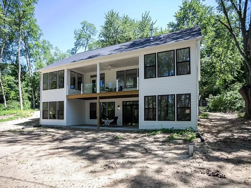 Contemporary Country House by North Cove Builders - Photo 9