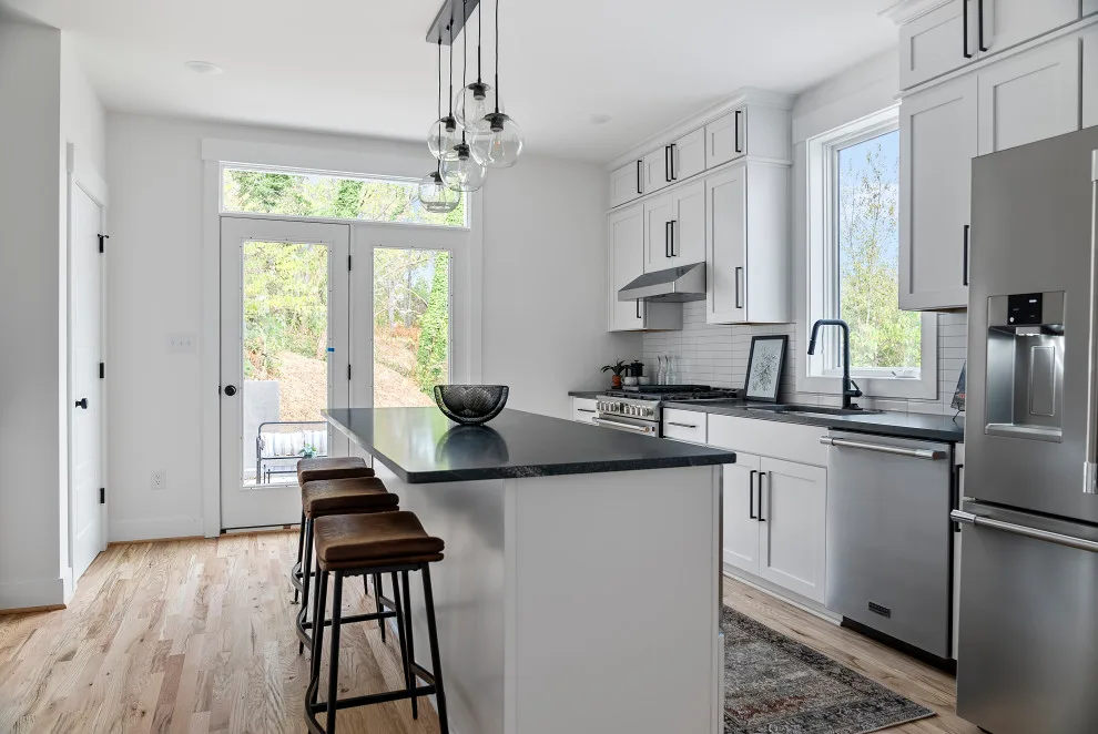 Contemporary Design, Comfortable Utility by Keel Custom Homes - Photo 8