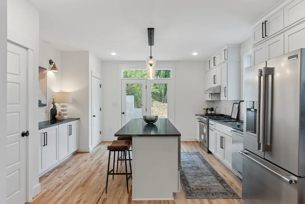 Contemporary Design, Comfortable Utility by Keel Custom Homes - Photo 9