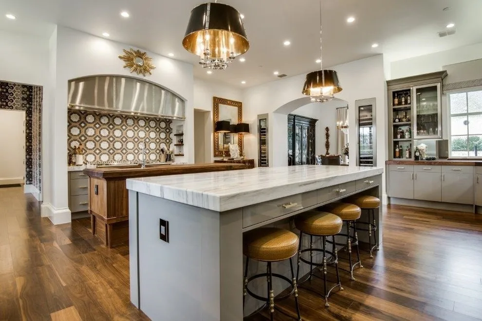 Single-Story Frisco Residence by Hawkins-Welwood Homes - Photo 4