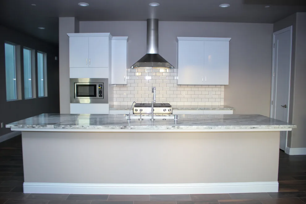 Contemporary Kitchen by G.J. Gardner Homes Fresno/Kingsburg - Photo 4