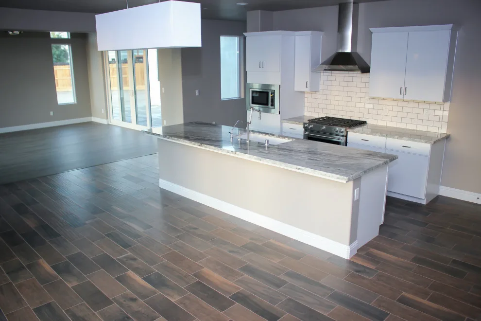 Contemporary Kitchen by G.J. Gardner Homes Fresno/Kingsburg - Photo 7