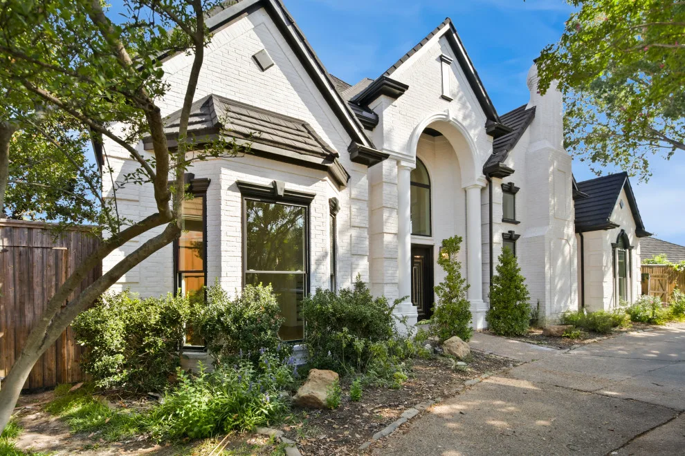 Contemporary Elegant Bespoke Residence by Chellyanna - Custom Homes, Additions, Renovations - Photo 17