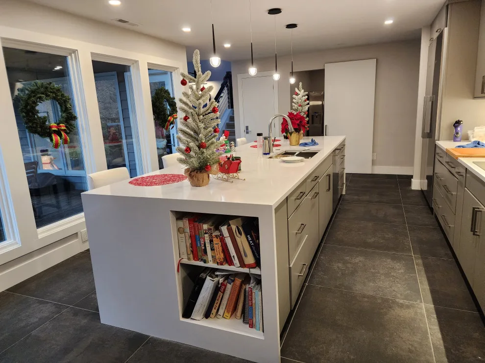 Contemporary Revamp 2022 by Infinity Construction, Llc. - Photo 2