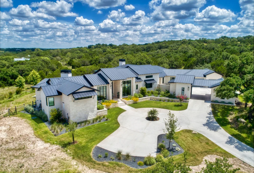 Contemporary Residence in Cordillera Ranch by Garner Homes - Photo 5