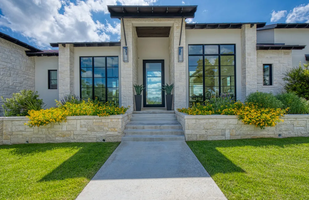 Contemporary Residence in Cordillera Ranch by Garner Homes - Photo 9
