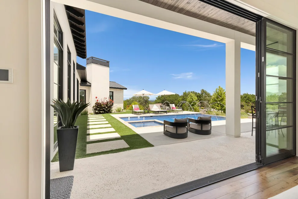 Contemporary Residence in Cordillera Ranch by Garner Homes - Photo 14