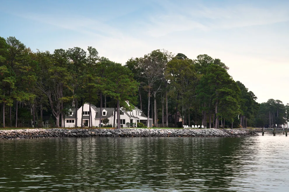 Contemporary Lakeside Farmhouse by Mueller Homes Inc - Photo 4