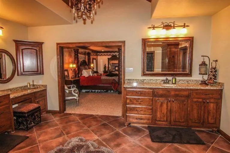 Muleshoe Interior Designs by 3 Bar Custom Homes LLC - Photo 9