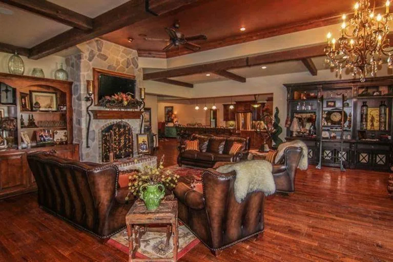 Muleshoe Interior Designs by 3 Bar Custom Homes LLC - Photo 11