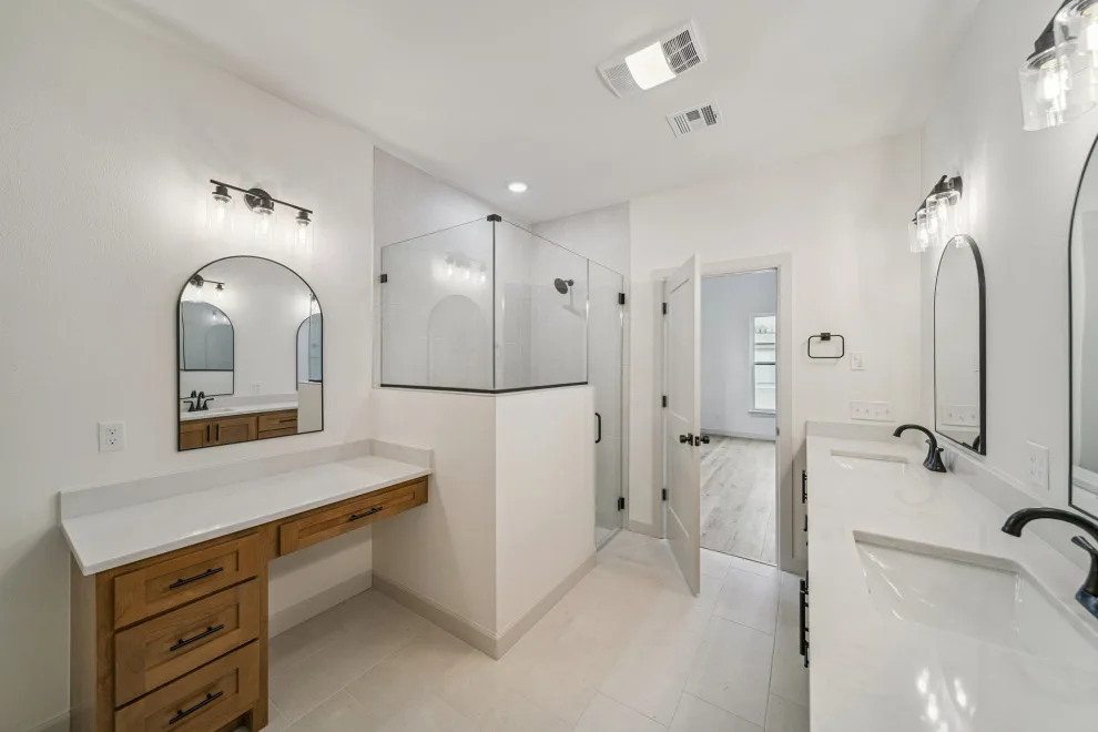 Bespoke Home Mounds Oklahoma by Mahogany Homes - Photo 14