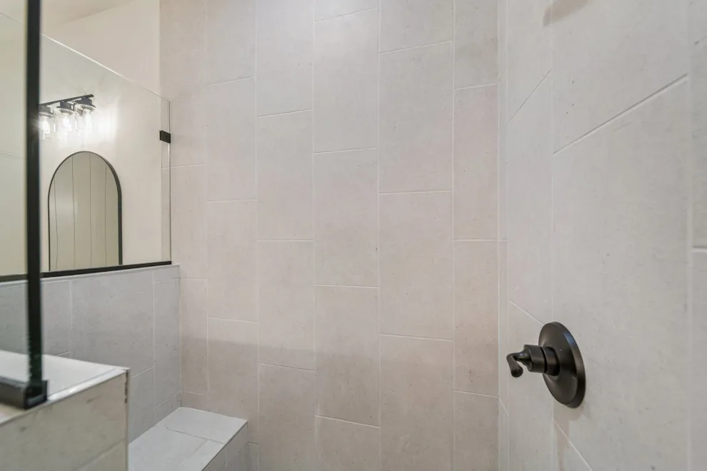 Bespoke Home Mounds Oklahoma by Mahogany Homes - Photo 5