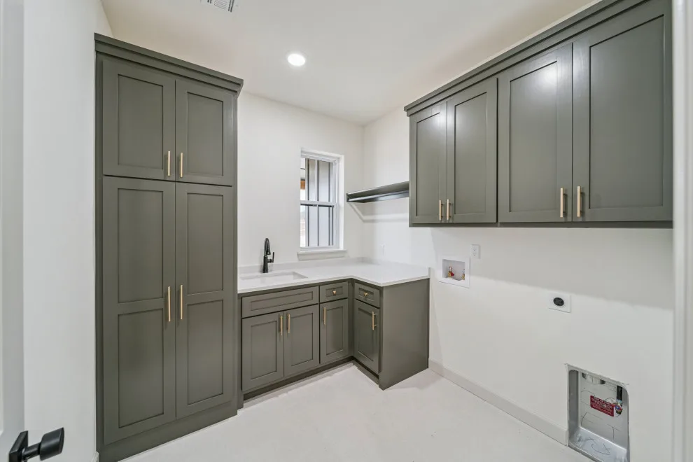 Bespoke Home Mounds Oklahoma by Mahogany Homes - Photo 13