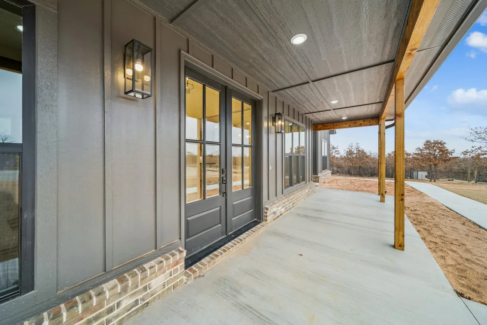 Bespoke Home Mounds Oklahoma by Mahogany Homes - Photo 2
