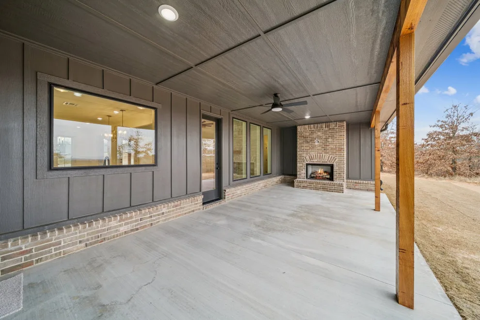 Bespoke Home Mounds Oklahoma by Mahogany Homes - Photo 22