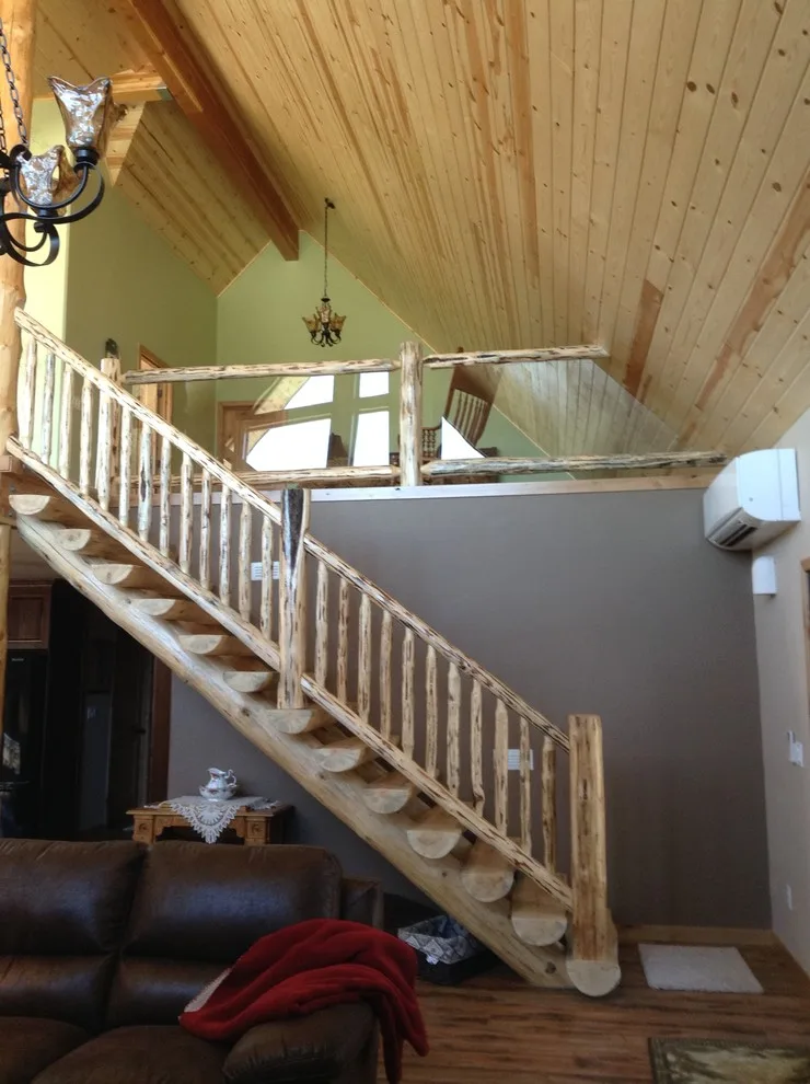 Renstrom Homes - Photo 2