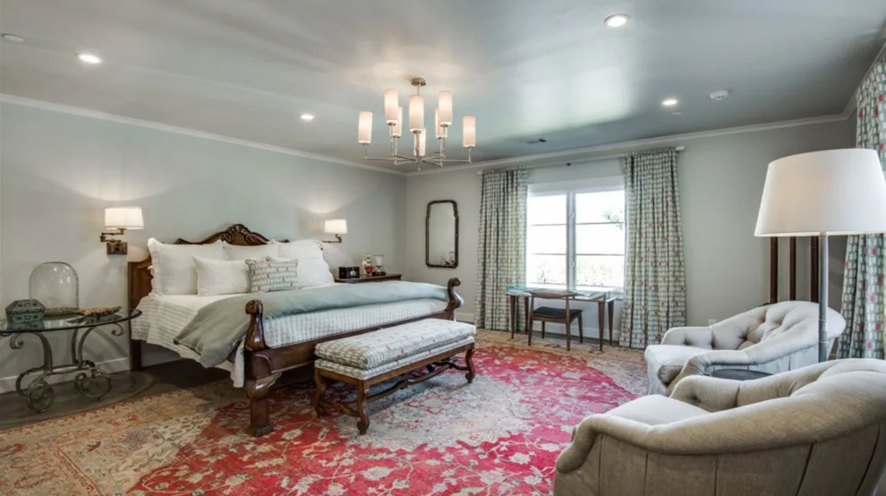 Transitional University Park Residence by Hawkins-Welwood Homes - Photo 16