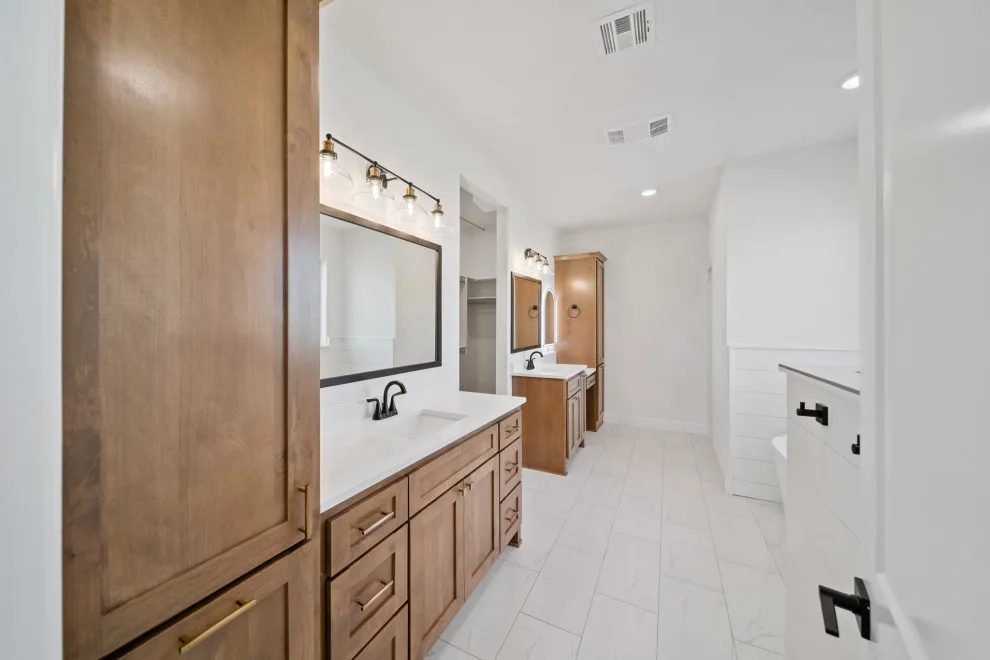 Bespoke Residence Inola Oklahoma by Mahogany Homes - Photo 6