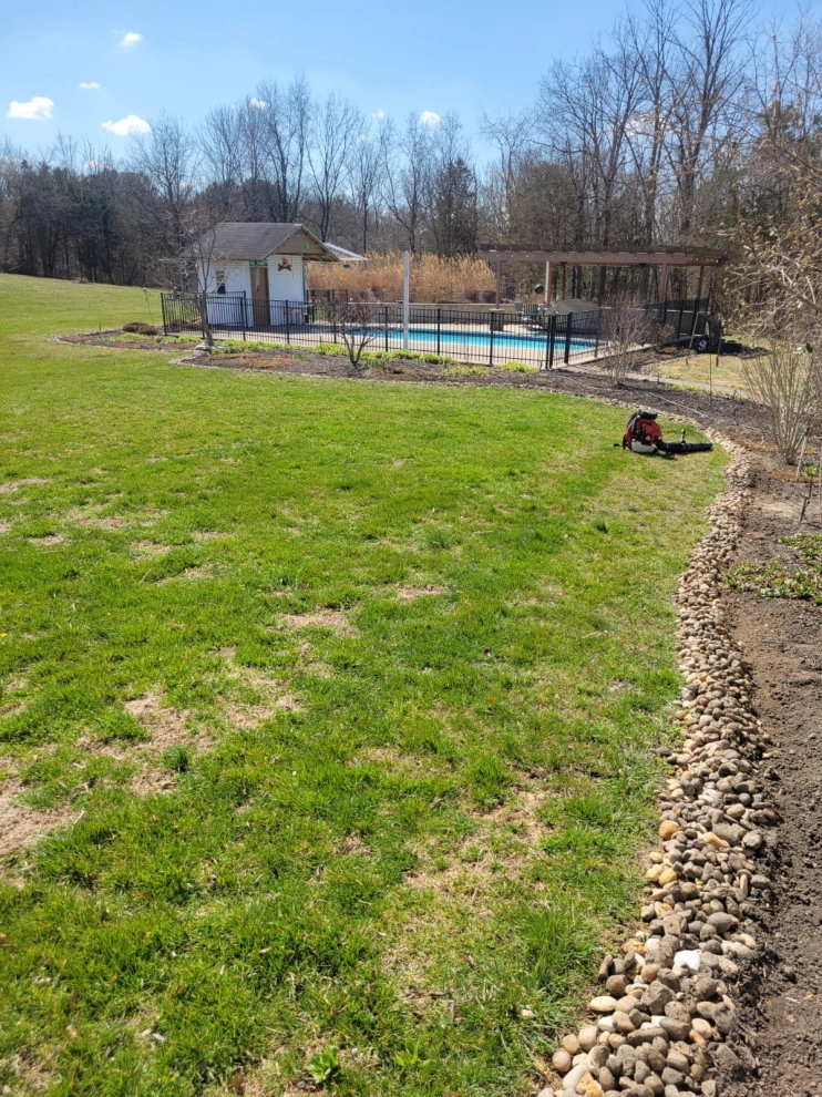 Alberto Alavez Professional Lawn Services LLC 12 by Alberto Alavez Professional Lawn Services LLC - Photo 15