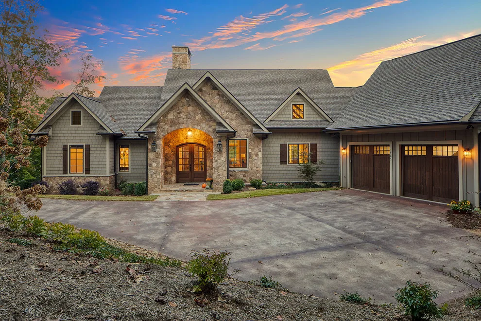 Cliffs Falls South Nassab Residence by Hillcrest Homes Of Keowee Inc. - Photo 7