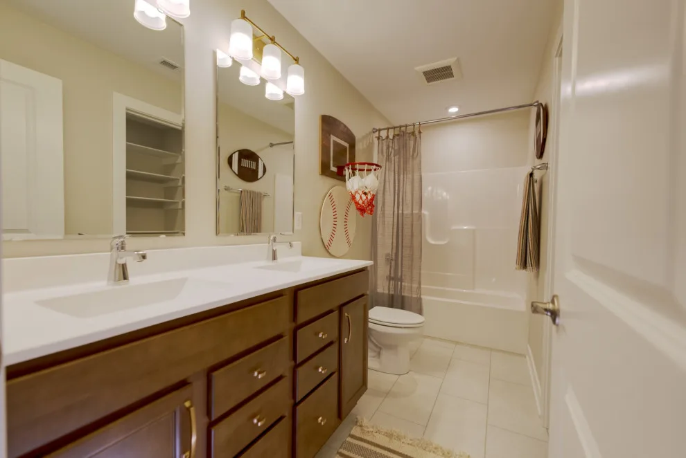 Contemporary National | Bentley Point Highlands by Jagoe Homes Inc. - Photo 15