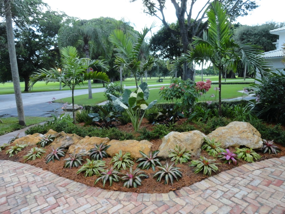 A Modern Landscape by Amazing Outdoors Miami - Photo 3