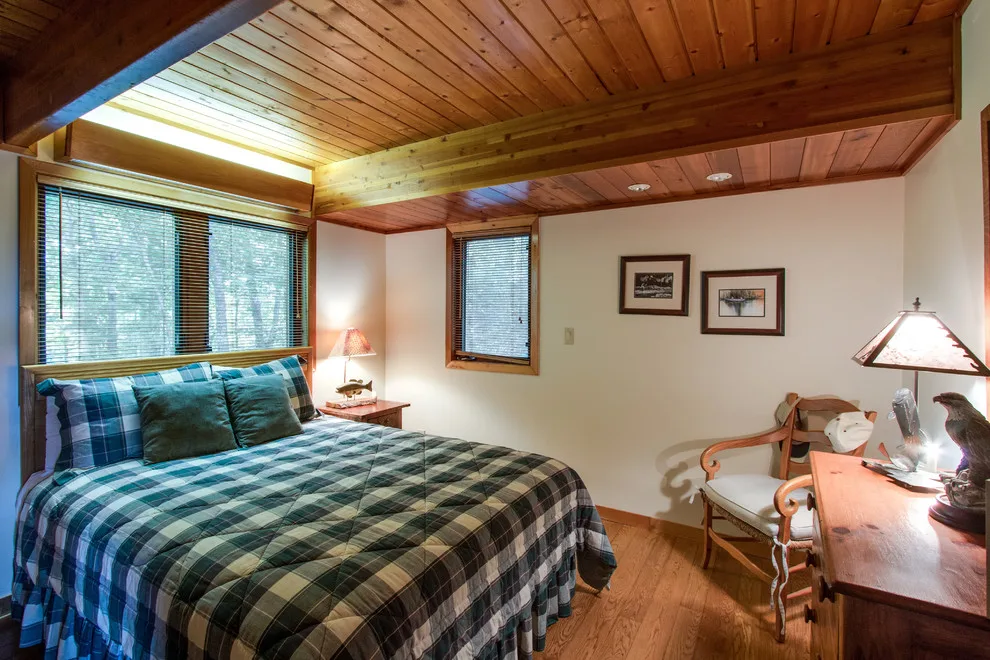 Charming New Residence by CHL Contractors Inc. - Photo 35