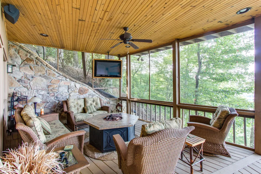 Charming New Residence by CHL Contractors Inc. - Photo 10