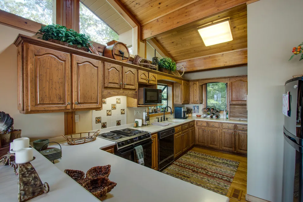 Charming New Residence by CHL Contractors Inc. - Photo 34
