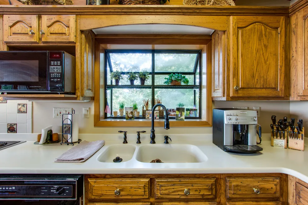 Charming New Residence by CHL Contractors Inc. - Photo 23