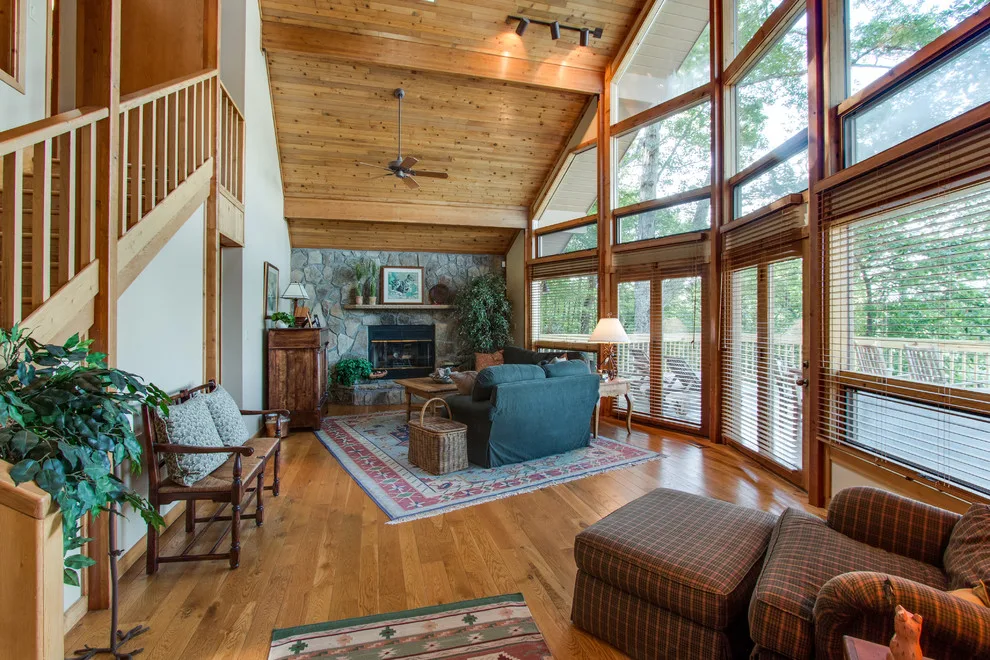 Charming New Residence by CHL Contractors Inc. - Photo 5