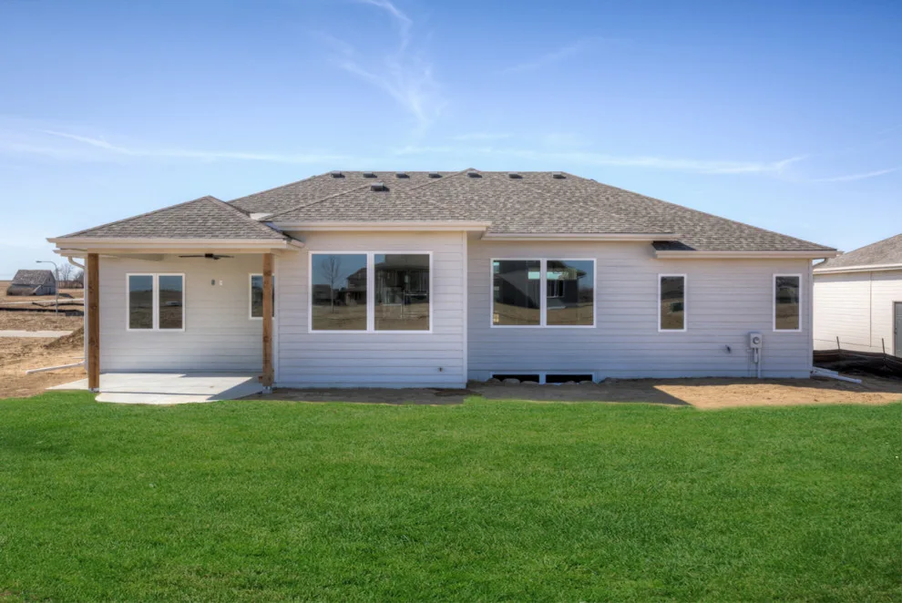 Updated Fieldstone Ranch Design by Landmark Performance Homes - Photo 24