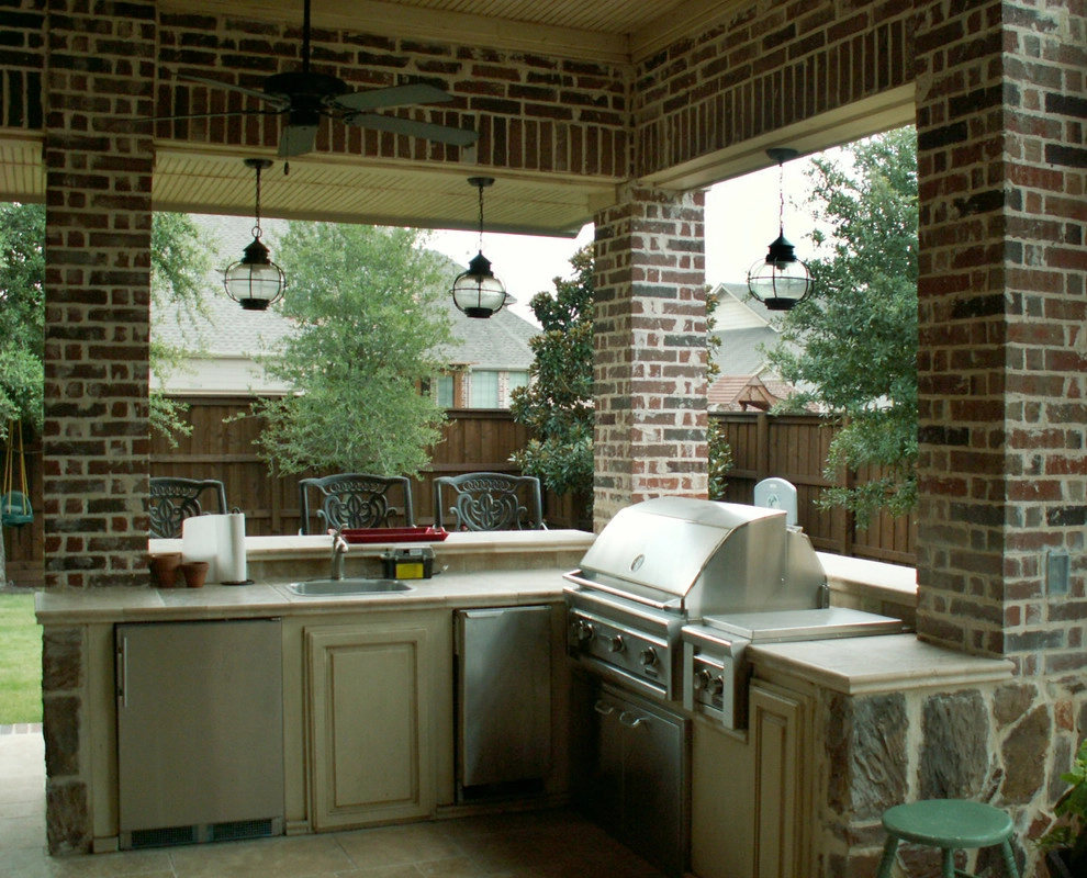 Castle Hills Outdoor Entertainment by LandPatterns, Inc - Photo 2