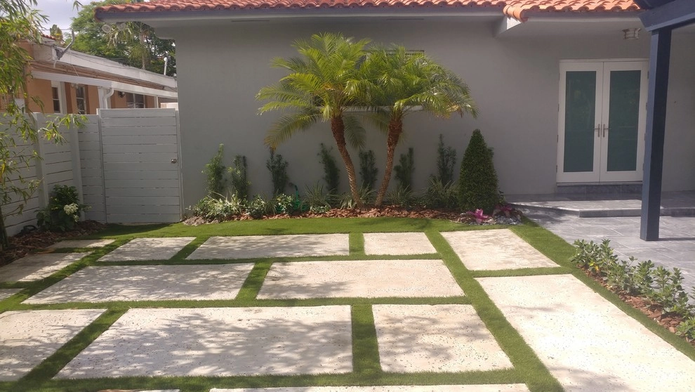Outdoor Kitchen and Driveway by Amazing Outdoors Miami - Photo 12
