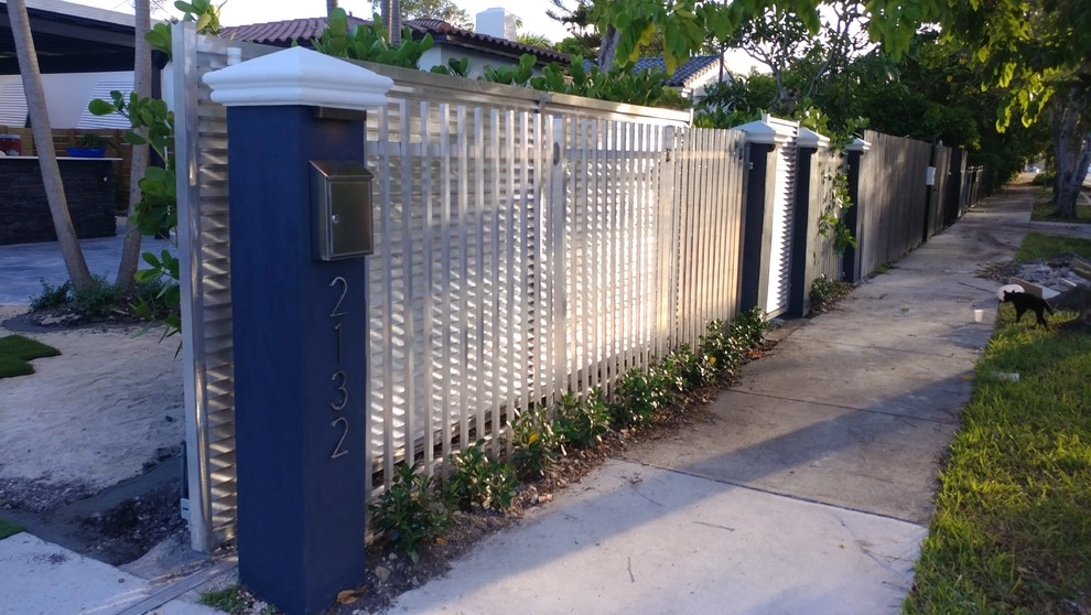 Outdoor Kitchen and Driveway by Amazing Outdoors Miami - Photo 5