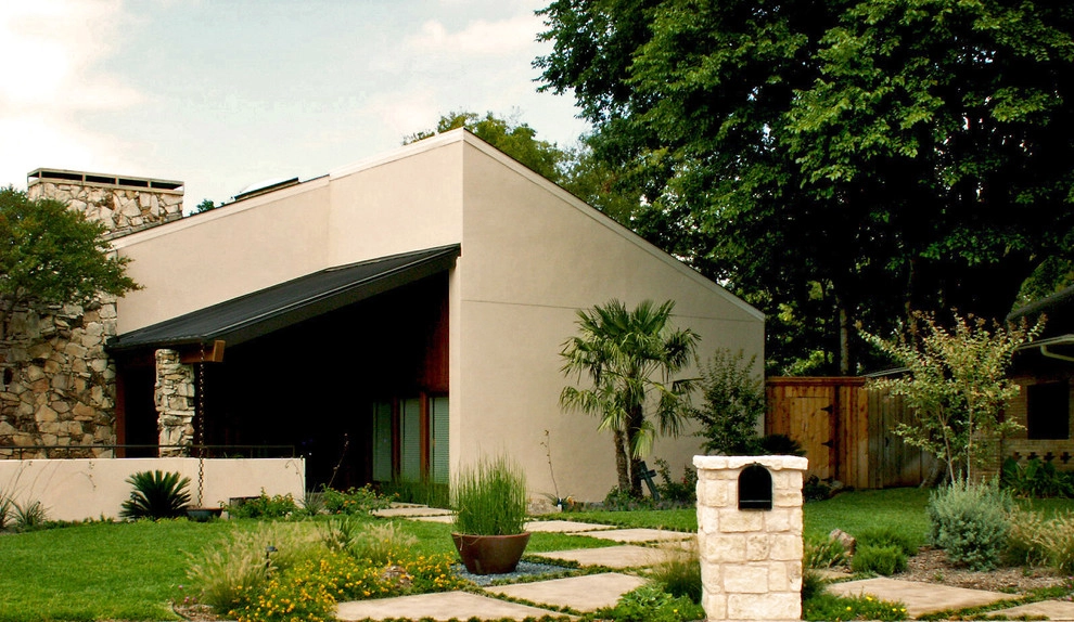 North Dallas Residence by LandPatterns, Inc - Photo 3