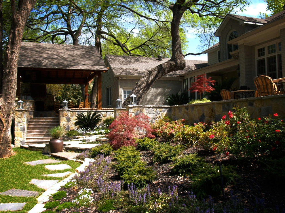 Northwood Hills Residence by LandPatterns, Inc - Photo 2