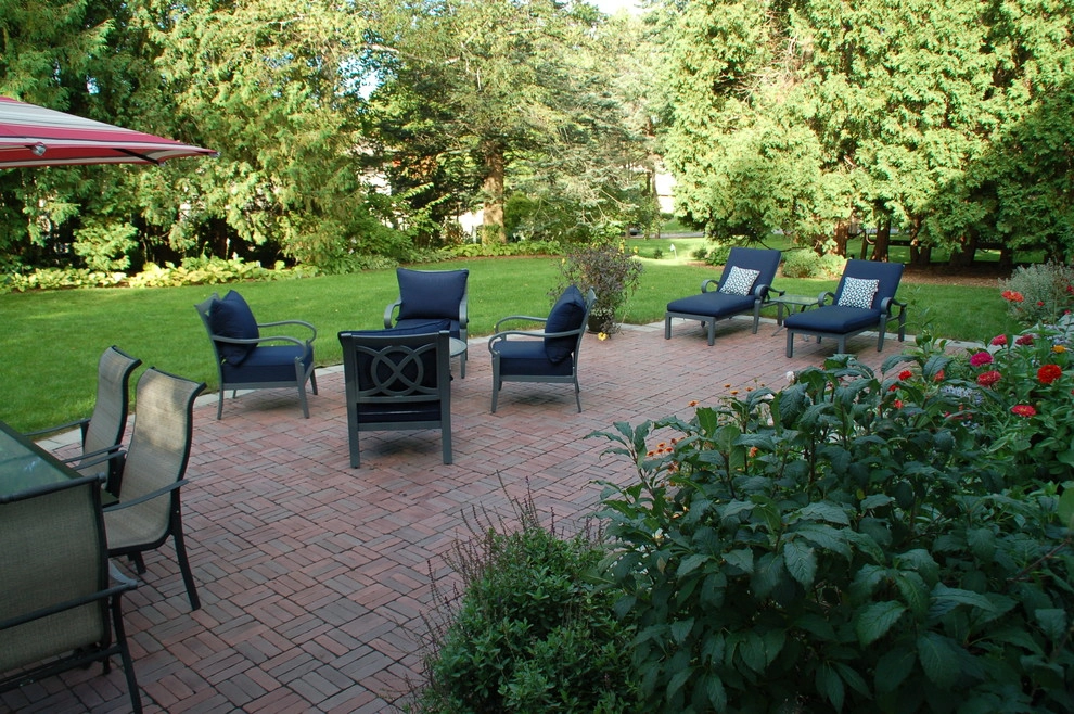 English Garden Patio by Landscape Architecture, LLC - Photo 5