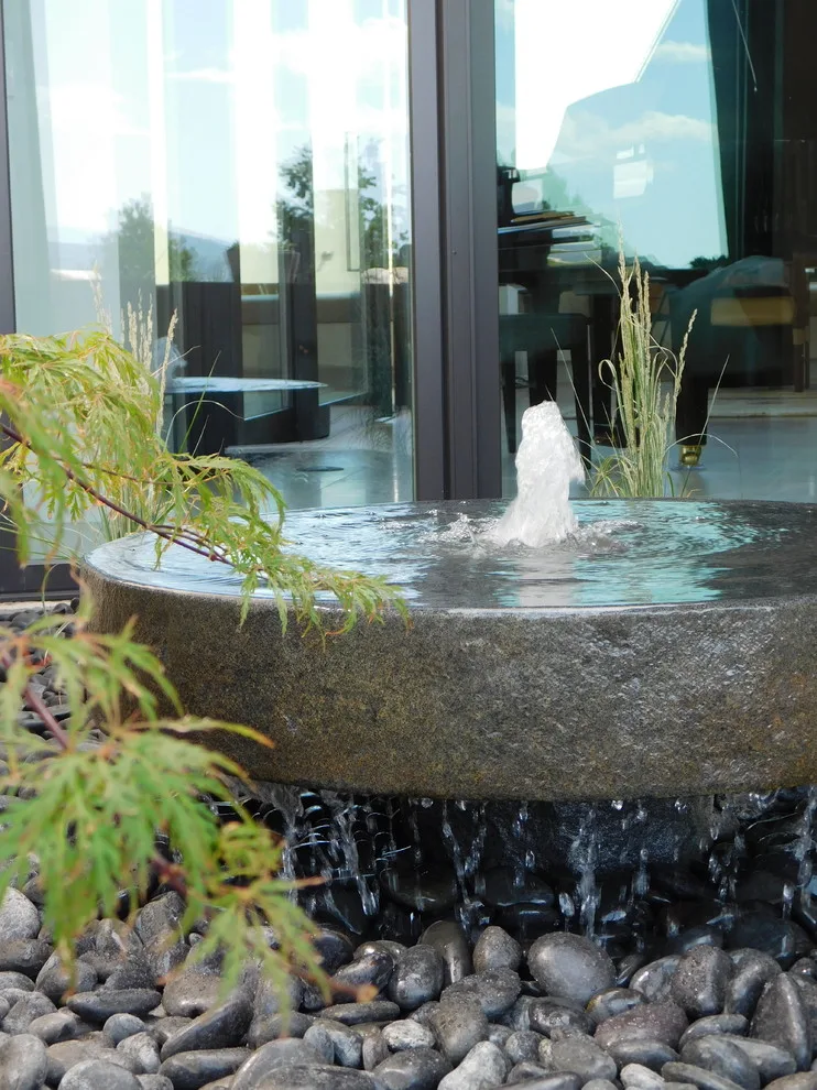 Native & Ultra-Contemporary MasterPiece by Serquis + Associates Landscape Architecture - Photo 3
