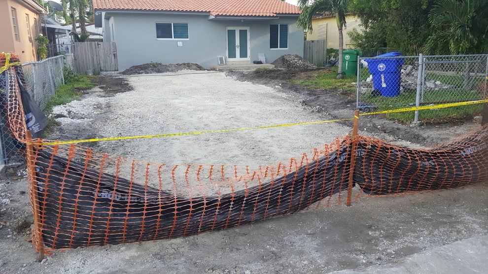 Outdoor Kitchen and Driveway by Amazing Outdoors Miami - Photo 14