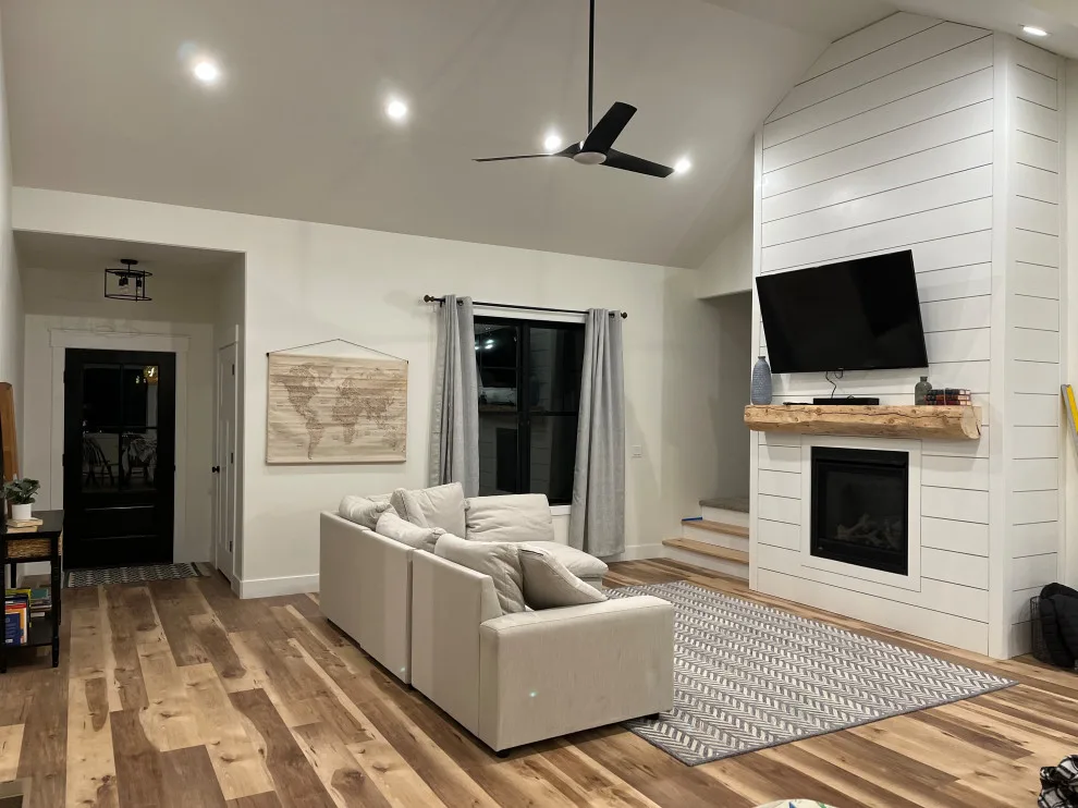 Revolution Homes - Photo 7