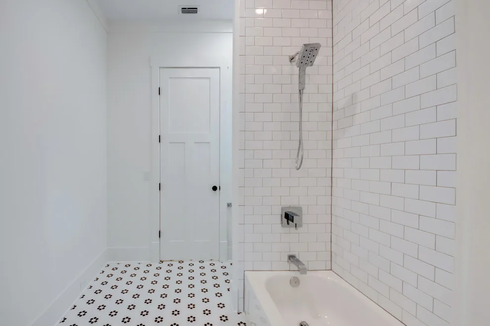 Coastal Summit Transitional by Riverside Homes Custom - Photo 8