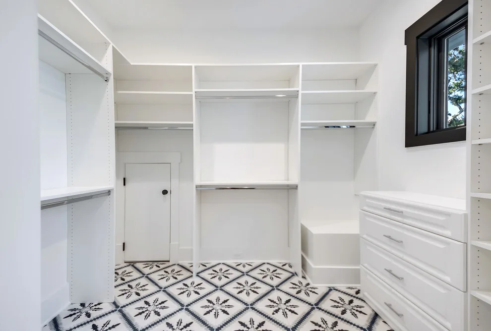 Coastal Summit Transitional by Riverside Homes Custom - Photo 19